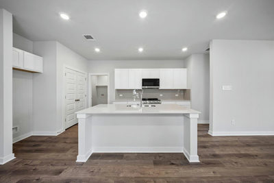 156 Hornet St — photo 2
