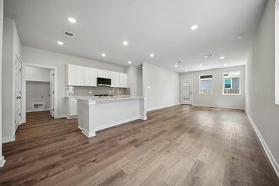 156 Hornet St — photo 3