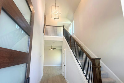 1105 Stonehill Dr — photo 3