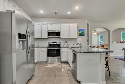 711 Rolling Oak Dr #123 — photo 3