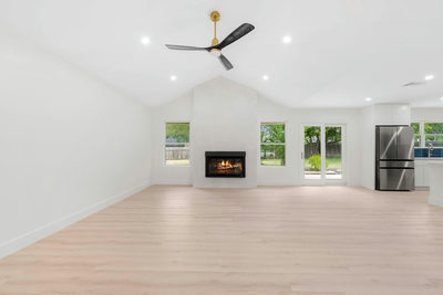 1403 Creekview Dr — photo 3
