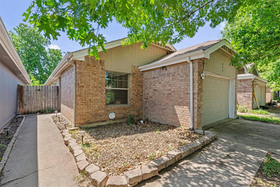 840 Eagles Way — photo 2