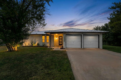 1500 Wildflower Dr — photo 2