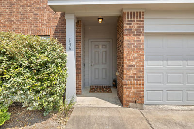 136 Charing Cv — photo 4