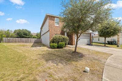 136 Charing Cv — photo 3