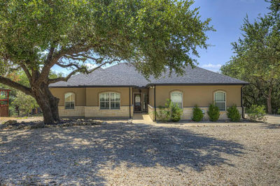581 Lorne Rd — photo 3
