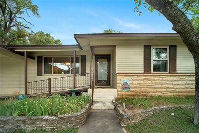 107 Mandalay Ln — photo 2
