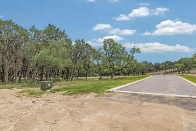 000 Moonridge Ln — photo 3