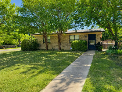 601 E Covington Dr #A & B — photo 2