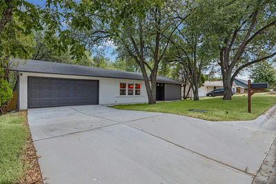 6807 Roanoke Dr — photo 2