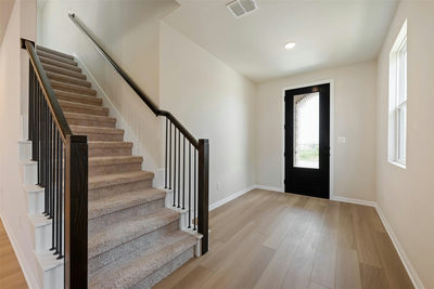 126 Crater Lake Dr — photo 5
