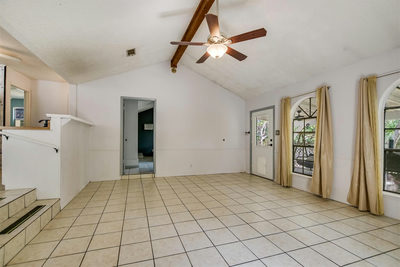 304 Lea Ln — photo 3