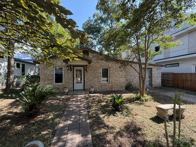 1402 Garden St — photo 2