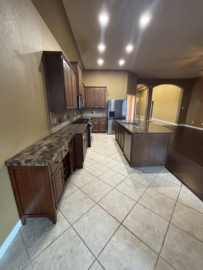 404 E Nakoma Dr — photo 2