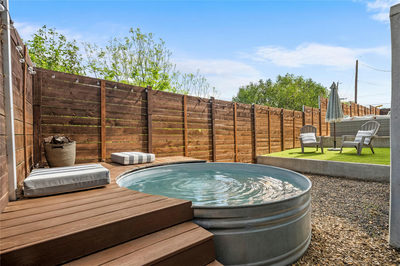 4400 Mount Vernon Dr #B — photo 2
