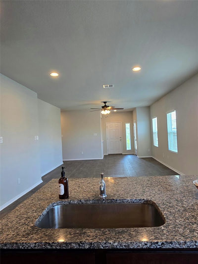 124 Edward R Gaytan St — photo 5