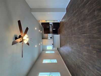 124 Edward R Gaytan St — photo 2