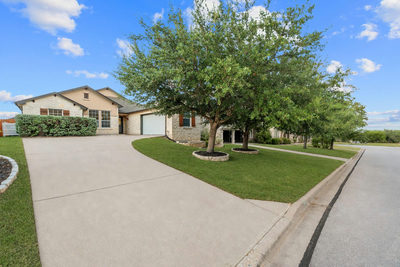 545 Manchester Ln — photo 2