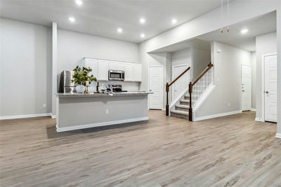 957 Staglin St — photo 3