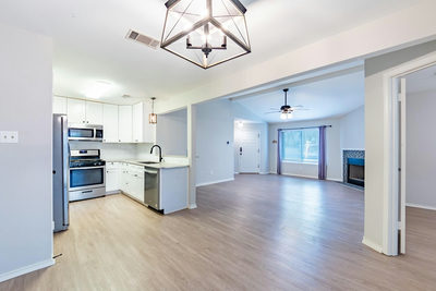12700 La Salle Dr — photo 4