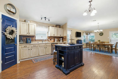 114 Creston St — photo 3