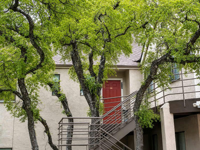 6810 Deatonhill Dr #217 — photo 2