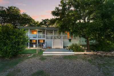 608 N Church St — photo 2