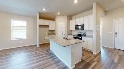 596 Hector Loop — photo 3