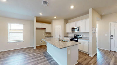 596 Hector Loop — photo 4