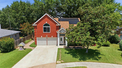 2204 Sedgewick Ln — photo 2
