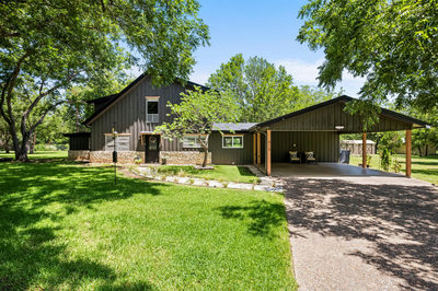 610 Redbud Trl — photo 2
