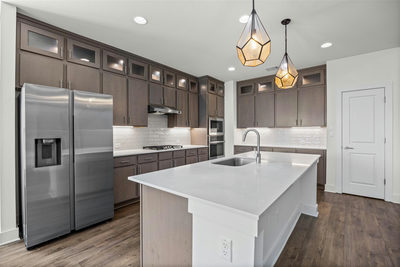 545 Elm Green St — photo 3