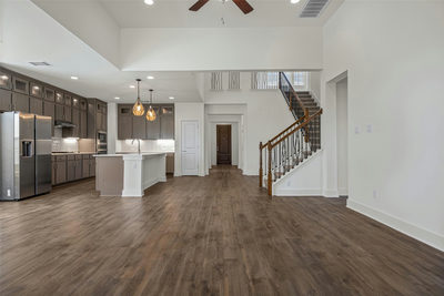 545 Elm Green St — photo 2