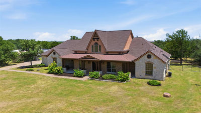 438 Patricia Rd — photo 2