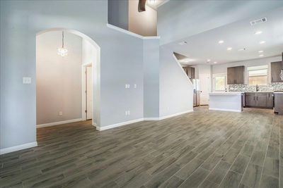 2005 Garretts Way — photo 2
