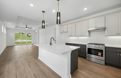 1114 Martingale St — photo 3