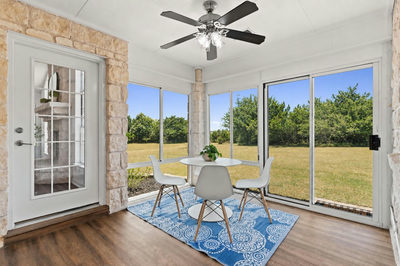 207 Meadow Oaks Dr — photo 4