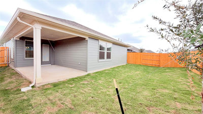 807 Universal Dr — photo 5