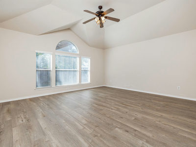 1216 Heppner Dr — photo 2