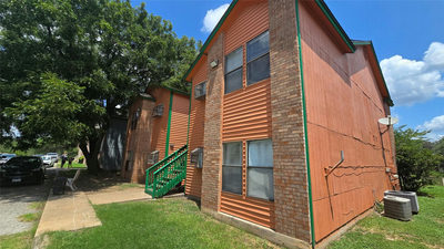 2419 W Slaughter Ln — photo 4