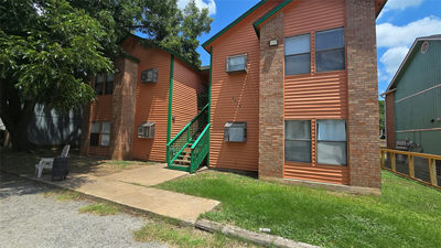 2419 W Slaughter Ln — photo 3