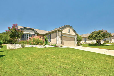 321 Fieldstone Dr — photo 2