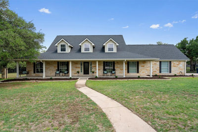 208 Neal Dr — photo 2