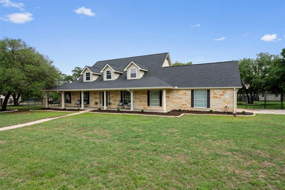 208 Neal Dr — photo 3