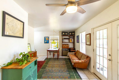 208 Hackberry St — photo 4