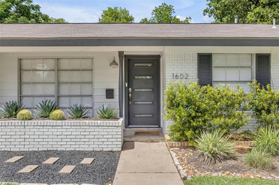 1602 Ashberry Dr — photo 2