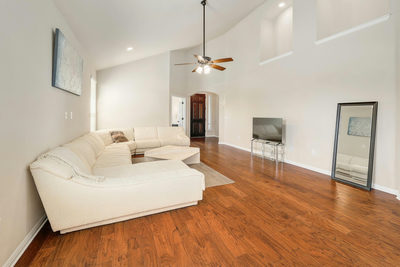 16200 Cantania Cv — photo 4