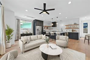 504 Normandy St #A — photo 3