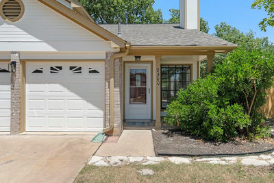 2300 Dowd Ln — photo 4