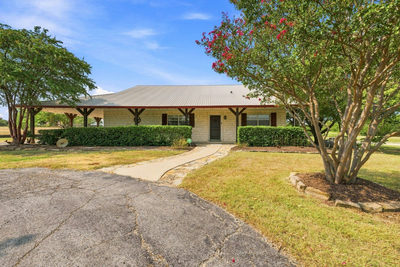 102 Valley View Dr E — photo 2